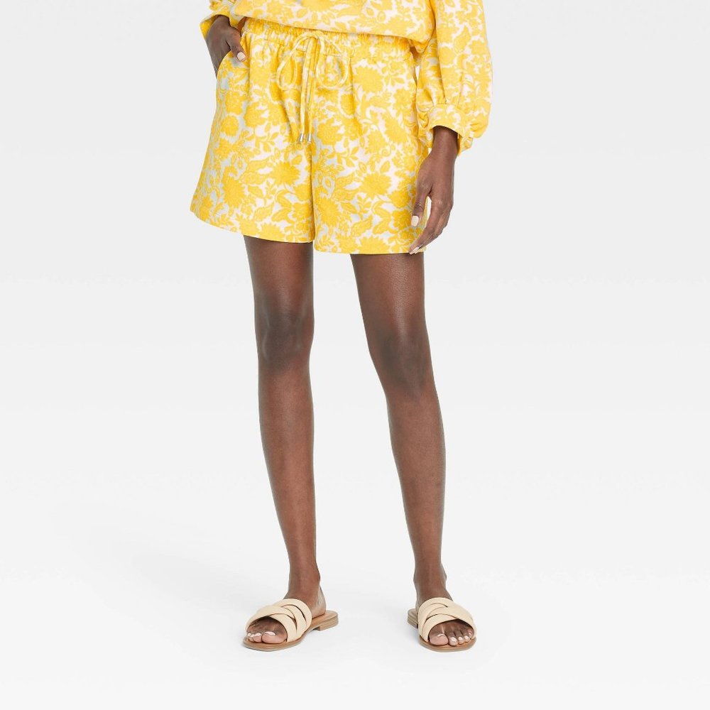 NWT Who What Wear Target Womens Shorts XS Knit Soft Yellow Floral High Waisted